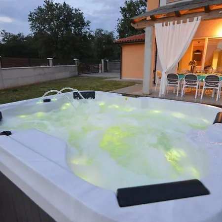 Mihatovici - 6min Drive To The - Pool - Whirpool Nova Vas (Porec)