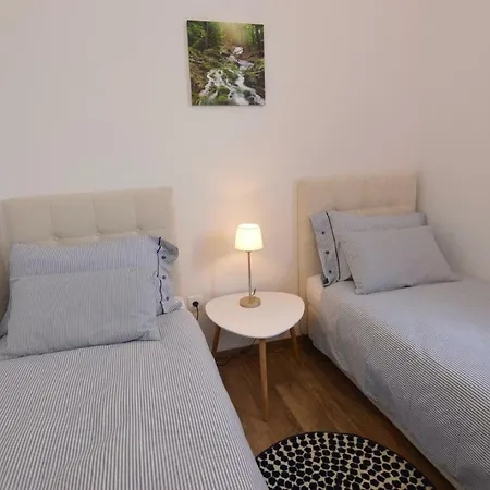 Mihatovici - 6min Drive To The - Pool - Whirpool Nova Vas (Porec)