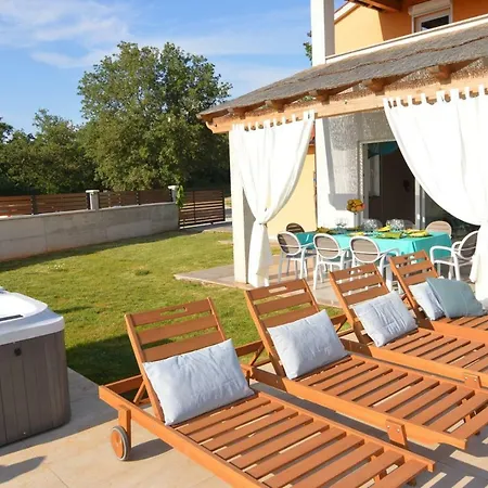 Mihatovici - 6min Drive To The - Pool - Whirpool Nova Vas (Porec)